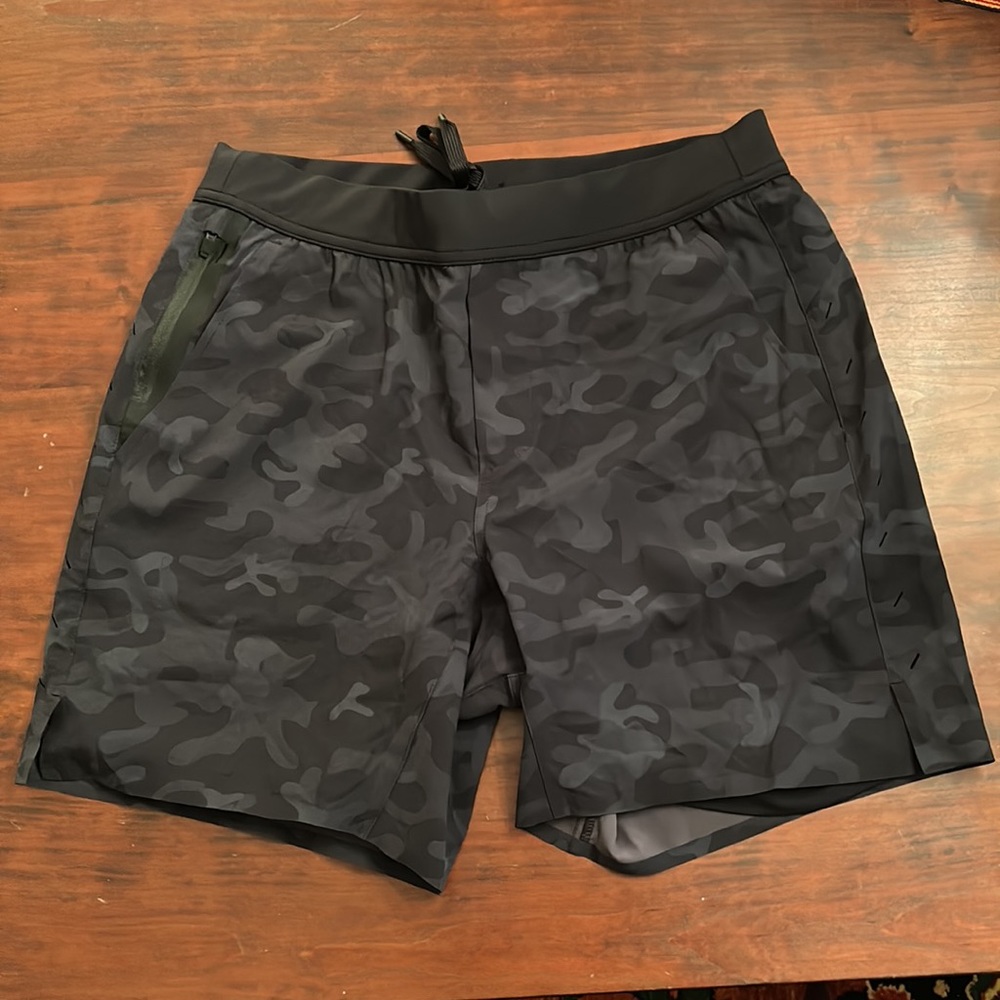 NWOT Ten Thousand Black Camo Interval Short (With Liner) 7" Size Small